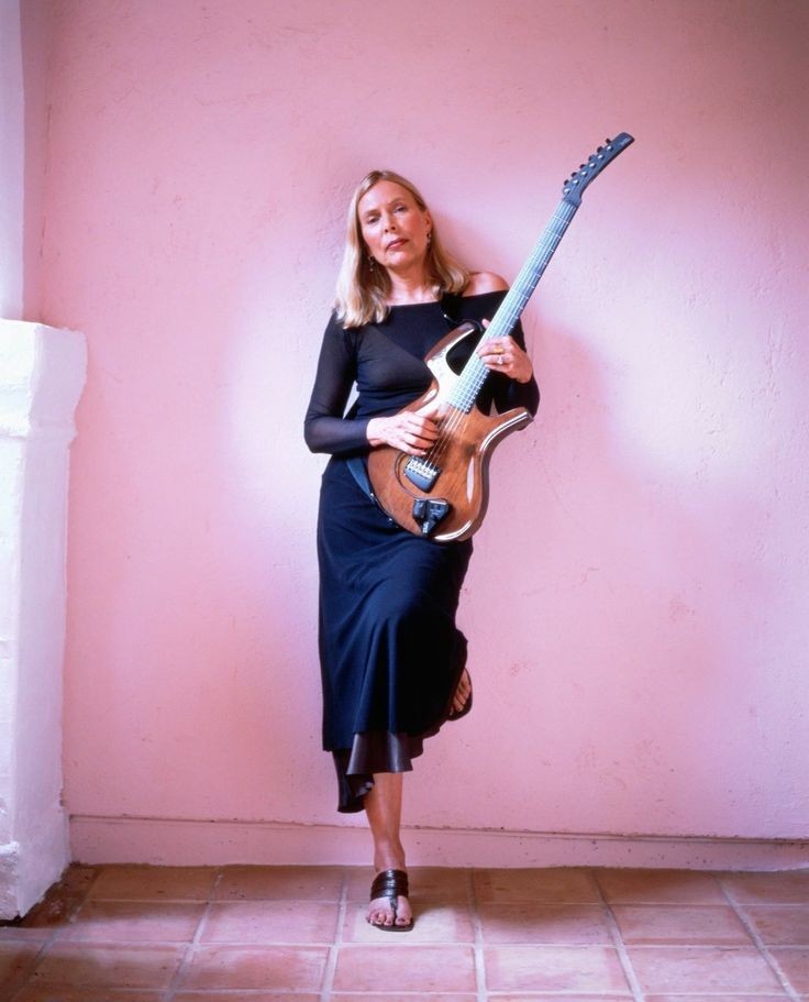 تکنیک‌های خلاقانه جونی میچل در نواختن گیتار